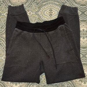 Lululemon Men’s Black Textured Tapered Joggers Size Small Pockets